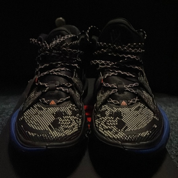 kyrie 7 black lime